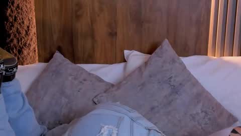 Casandra  online show from 01-29-25, 07:43