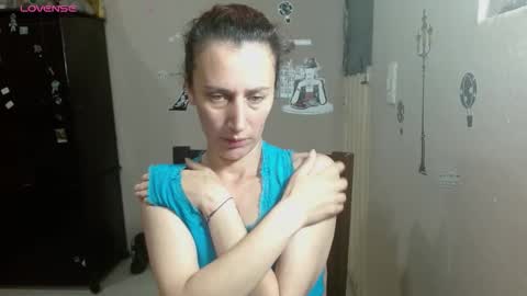 Snapshot of cassandra_brownn chatting on 12-05-25, 08:49 online show from 12-05-25, 08:49