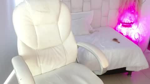 Snapshot of cassandraferran chatting on 05-31-26, 01:07 Cassandra online show from 05-31-26, 01:07