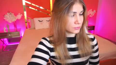 Snapshot of cassandragood chatting on 09-27-25, 06:07 Lena online show from 09-27-25, 06:07