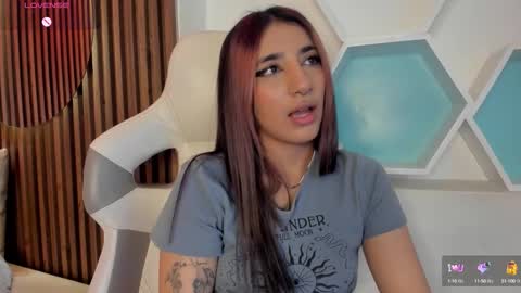 Snapshot of cassidy_evans chatting on 09-19-25, 11:44 cassidy_evans online show from 09-19-25, 11:44