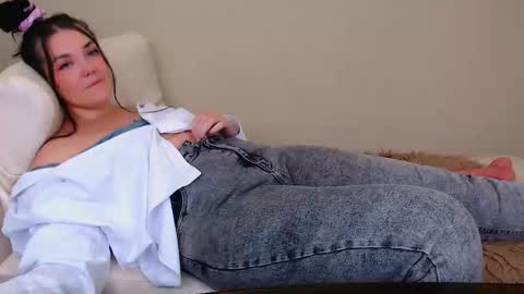 Anna online show from 10-22-25, 02:23