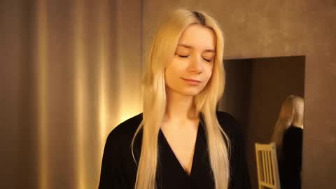 Snapshot of cassie130505 chatting on 03-04-25, 02:32 Cassie online show from 03-04-25, 02:32