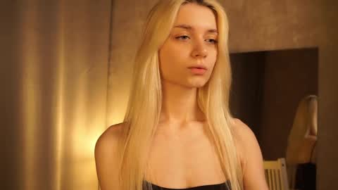 Snapshot of cassie130505 chatting on 03-09-25, 06:11 Cassie online show from 03-09-25, 06:11