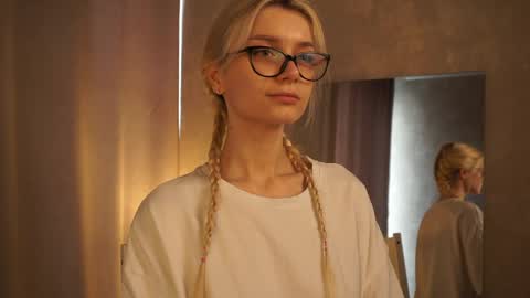 Snapshot of cassie130505 chatting on 03-11-25, 10:40 Cassie online show from 03-11-25, 10:40