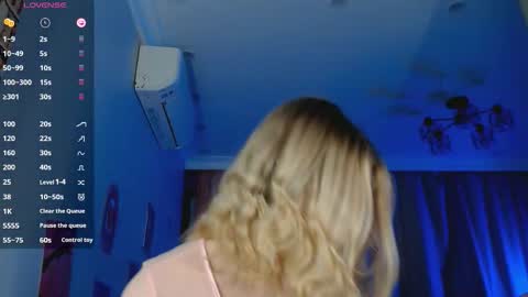 Snapshot of cassie_hunter chatting on 11-12-25, 04:35 Cassy Hunter online show from 11-12-25, 04:35