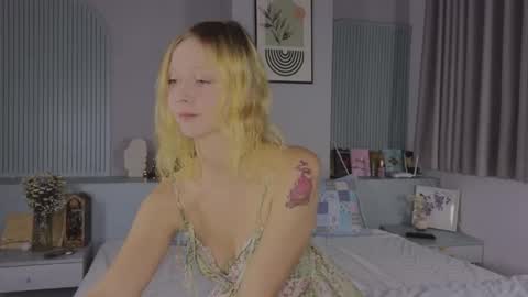 Snapshot of cassie_miu chatting on 12-01-25, 03:33 Cassie online show from 12-01-25, 03:33