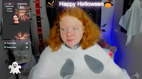 Cassie online show from 10-31-25, 09:49