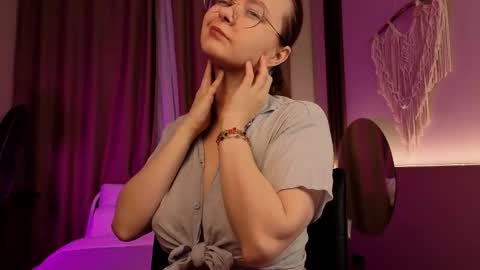 assie online show from 11-26-25, 01:01