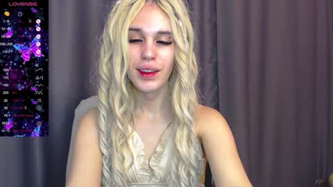 Snapshot of cassiemich chatting on 12-30-24, 01:03 Cassie online show from 12-30-24, 01:03