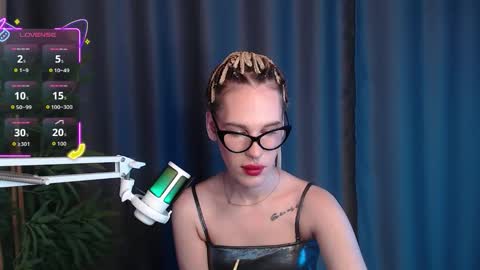 Cassie online show from 12-20-25, 07:48