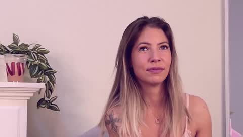 Snapshot of cassiemiles chatting on 11-18-25, 04:06 Cassi online show from 11-18-25, 04:06