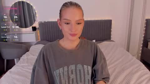 Snapshot of cassietyler chatting on 01-15-26, 04:33 Angel 3 online show from 01-15-26, 04:33