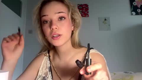 Olivia online show from 03-08-26, 08:18