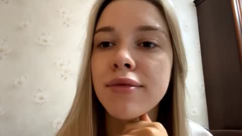 Snapshot of cassipurkey chatting on 10-14-25, 05:41 Anessa online show from 10-14-25, 05:41