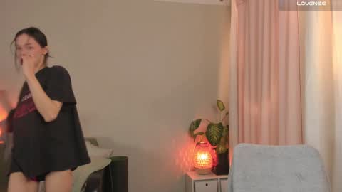 Snapshot of cassisland chatting on 12-15-24, 04:37 cassandra online show from 12-15-24, 04:37