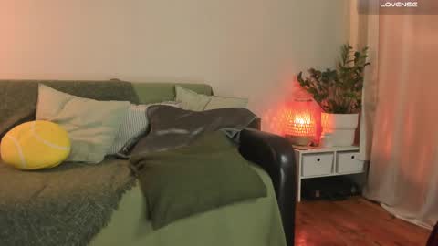 Snapshot of cassisland chatting on 03-12-25, 10:07 cassandra online show from 03-12-25, 10:07