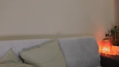  cassandra  online show from 12-21-25, 09:22