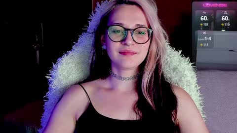 Snapshot of cassy_moore chatting on 01-08-25, 09:44 Ellie online show from 01-08-25, 09:44