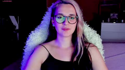 Snapshot of cassy_moore chatting on 01-09-25, 09:26 Ellie online show from 01-09-25, 09:26