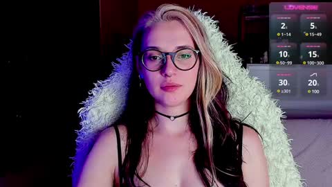 Snapshot of cassy_moore chatting on 01-19-25, 09:23 Ellie online show from 01-19-25, 09:23