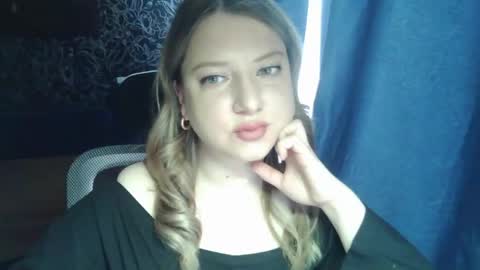 Snapshot of casual__vibes chatting on 04-28-26, 10:42 casual__vibes online show from 04-28-26, 10:42