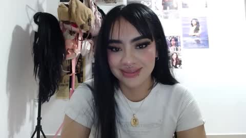 Snapshot of cat_mila_ chatting on 10-13-25, 04:56 Mila online show from 10-13-25, 04:56