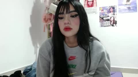 Snapshot of cat_mila_ chatting on 10-15-25, 08:03 Mila online show from 10-15-25, 08:03
