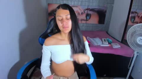 Snapshot of catalehia_milk chatting on 09-14-25, 04:00 C A T A L E H I A online show from 09-14-25, 04:00