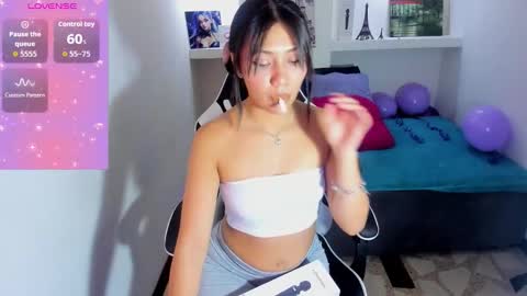 Snapshot of catalehia_milk chatting on 10-01-25, 08:26 C A T A L E H I A online show from 10-01-25, 08:26