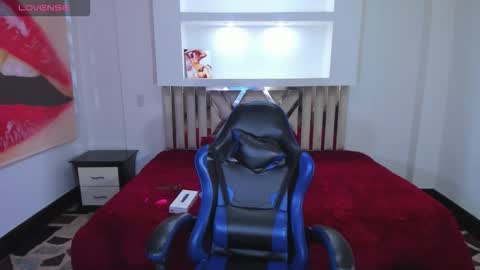 Snapshot of catalehia_milk chatting on 10-15-25, 08:53 C A T A L E H I A online show from 10-15-25, 08:53