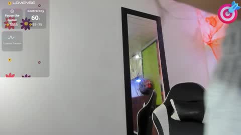 Snapshot of catalehia_milk chatting on 10-31-25, 11:44 C A T A L E H I A online show from 10-31-25, 11:44