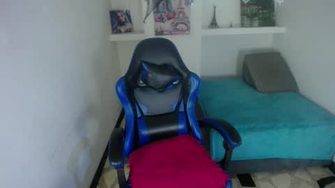 Snapshot of catalehia_milk chatting on 11-03-25, 07:48 C A T A L E H I A online show from 11-03-25, 07:48