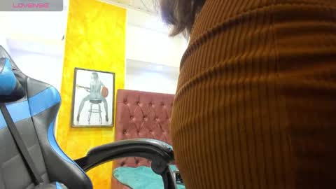 Snapshot of catalehia_milk chatting on 11-20-25, 07:46 C A T A L E H I A online show from 11-20-25, 07:46