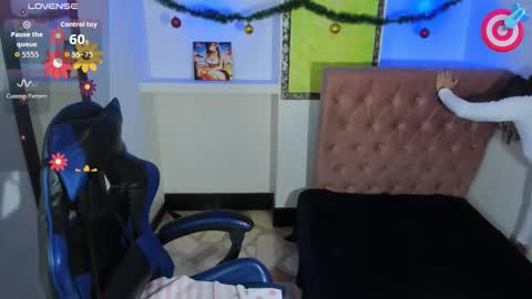 Snapshot of catalehia_milk chatting on 12-14-25, 12:21 C A T A L E H I A online show from 12-14-25, 12:21