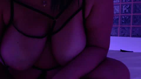 Luna Velvet online show from 05-15-26, 11:45