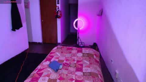 Snapshot of cataleya_cat3 chatting on 05-18-26, 12:29 Fabi online show from 05-18-26, 12:29