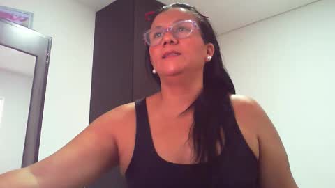 Snapshot of catalina2408 chatting on 02-22-25, 02:41 catalina2408 online show from 02-22-25, 02:41