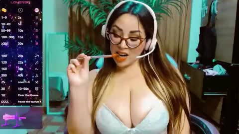 catalina3772516 online show from 04-15-26, 12:28