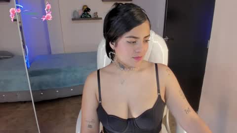 Snapshot of catalina_naughtyy chatting on 03-06-25, 09:31 Catalina online show from 03-06-25, 09:31
