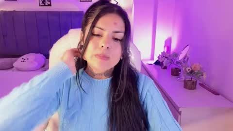 Snapshot of catalina_naughtyy chatting on 10-09-25, 03:04 Catalina online show from 10-09-25, 03:04