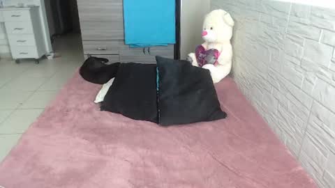 Snapshot of catalinahenao chatting on 06-27-26, 12:22 cata online show from 06-27-26, 12:22