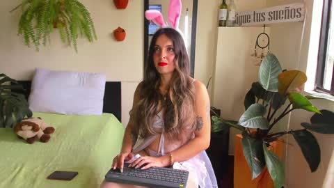 Snapshot of catalinalince chatting on 02-03-25, 04:41 Cataina Lince online show from 02-03-25, 04:41