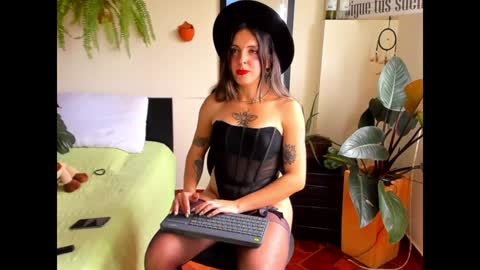 Snapshot of catalinalince chatting on 02-05-25, 05:31 Cataina Lince online show from 02-05-25, 05:31