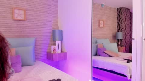 CatalinnaThompson online show from 01-08-25, 03:17