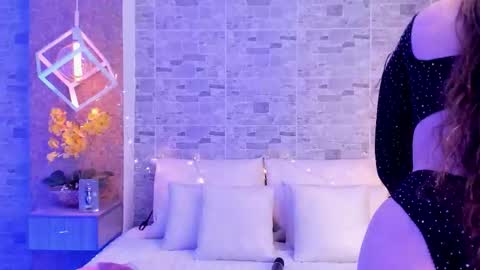 CatalinnaThompson online show from 11-20-25, 11:54