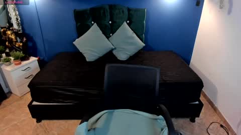  Mia   online show from 01-04-25, 08:37