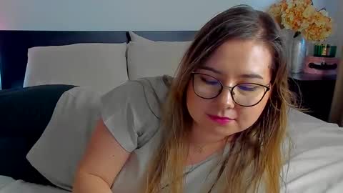 Snapshot of caterinnakat chatting on 12-13-24, 01:44 Kat online show from 12-13-24, 01:44