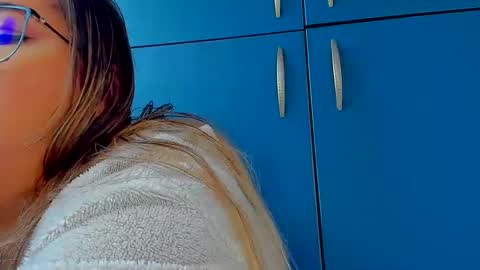 Snapshot of caterinnakat chatting on 01-09-25, 01:56 Kat online show from 01-09-25, 01:56