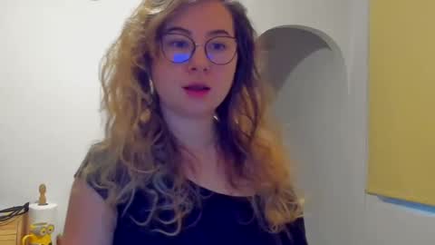 Snapshot of caterinnakat chatting on 01-14-25, 09:45 Kat online show from 01-14-25, 09:45